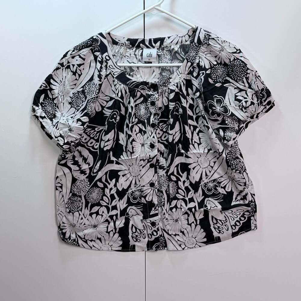 Cabi Style #5035 Black and White Floral Print Short Sleeve Button-Front Blouse